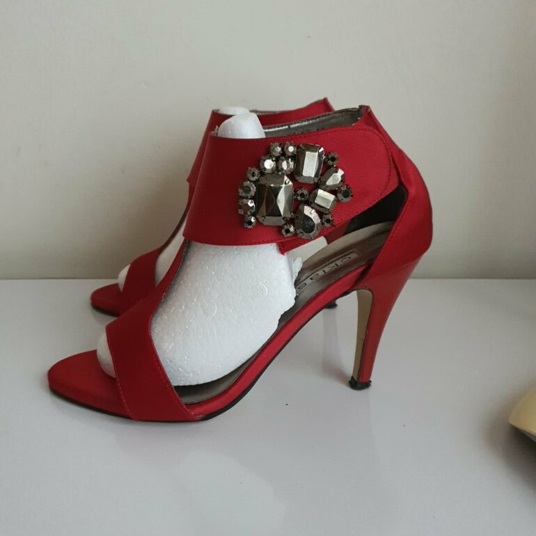 Zapatillas rojas satin de Cklass de segunda mano - GoTrendier