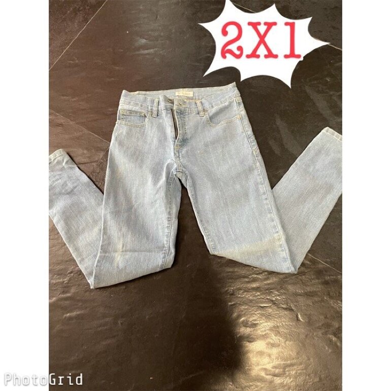 Pantalón mezclilla claro de Scandia de segunda mano - GoTrendier