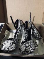 Sandalia WESTIES blanco/negro de segunda mano - GoTrendier