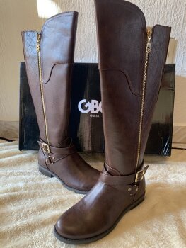 Botas largas GUESS café de segunda mano - GoTrendier