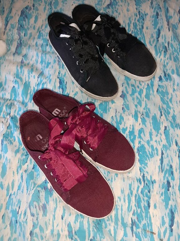 Tenis casual duo vino y negro #25 mirage de segunda mano GoTrendier