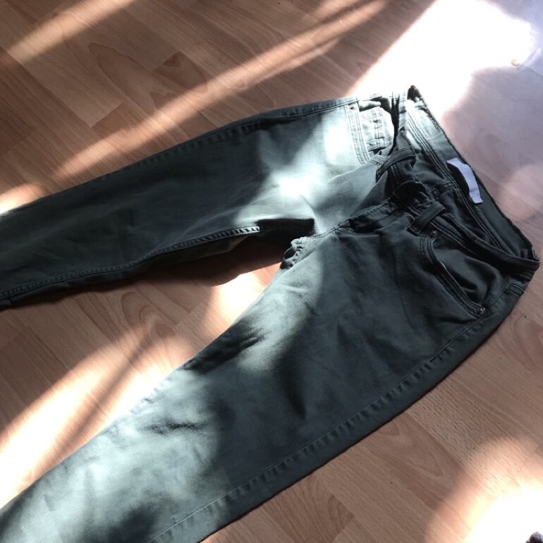 Pantalón levis entubado de Levi's de segunda mano - GoTrendier
