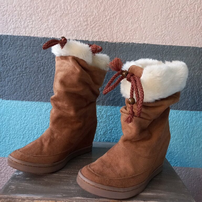 Hermosas botas color camel Marca Andrea de segunda mano - GoTrendier