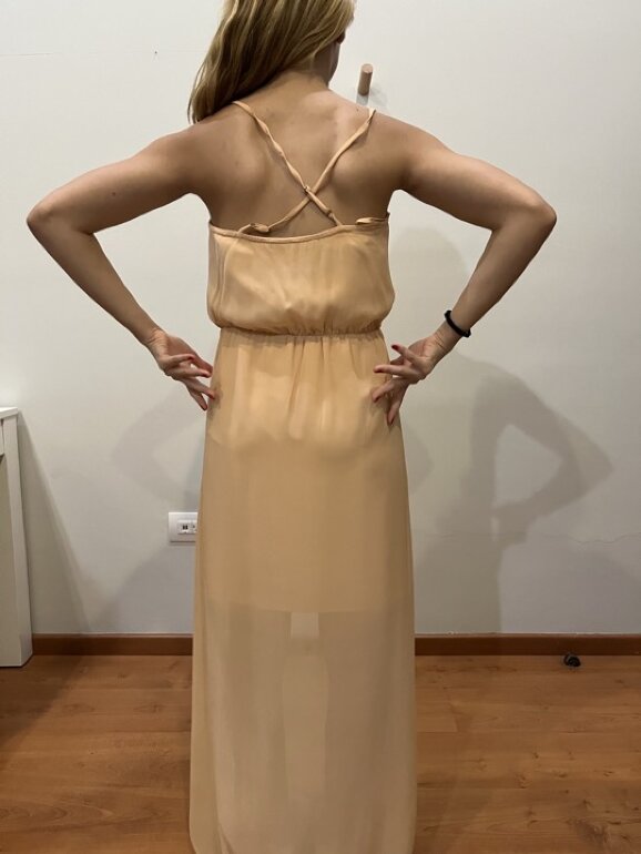 Vestido largo corto color piel de Zara de segunda mano GoTrendier