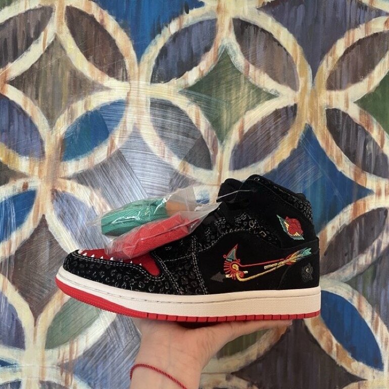 Tenis Nike Jordan 1 Mid 23.5mx de segunda mano - GoTrendier