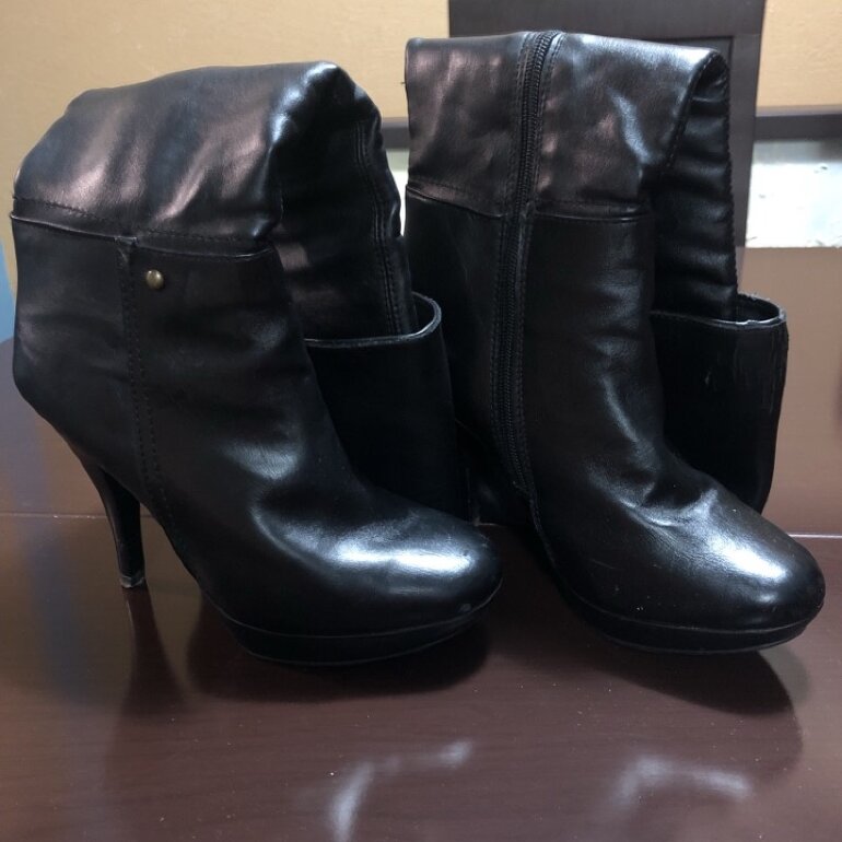 Botas largas color negro de Sahara de segunda mano - GoTrendier