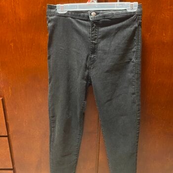 Pantalones de rayas Bershka negro de mujer - GoTrendier