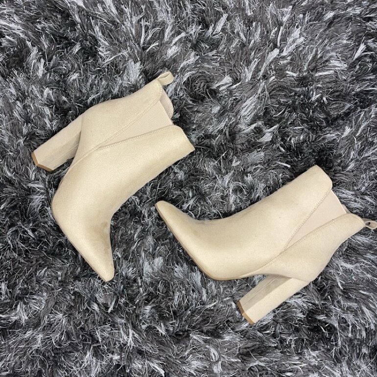 Botas altas color nude de Forever 21 de segunda mano - GoTrendier