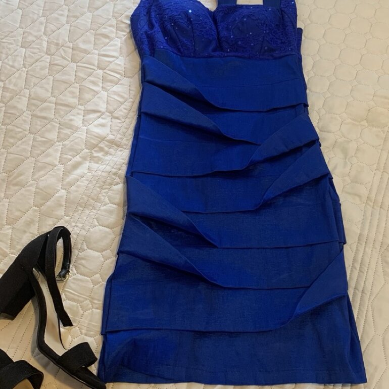 Vestido Azul Rey de Liz Minelli de segunda mano - GoTrendier