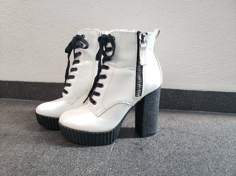 Botines/botas blancas Aldo de segunda mano - GoTrendier