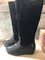 Botas Onena de gamuza de segunda mano - GoTrendier