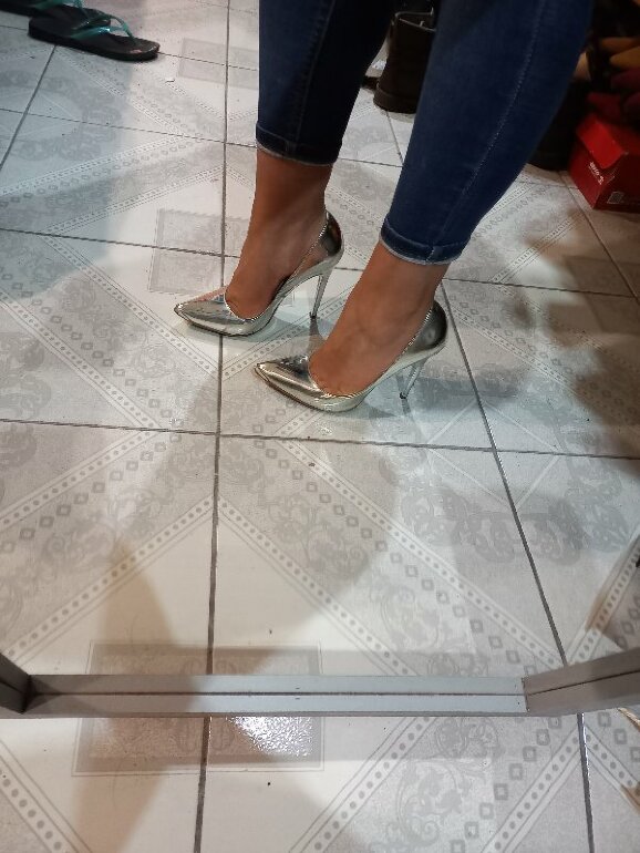 ZAPATILLAS PLATEADAS METALICAS de Andrea de segunda mano - GoTrendier