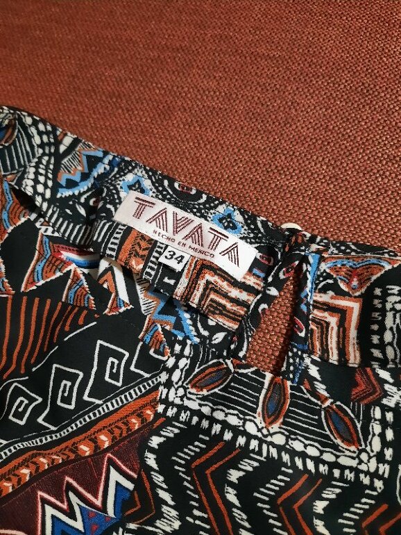 Bonita blusa estampada, Alta moda TAVATA de Otras marcas de