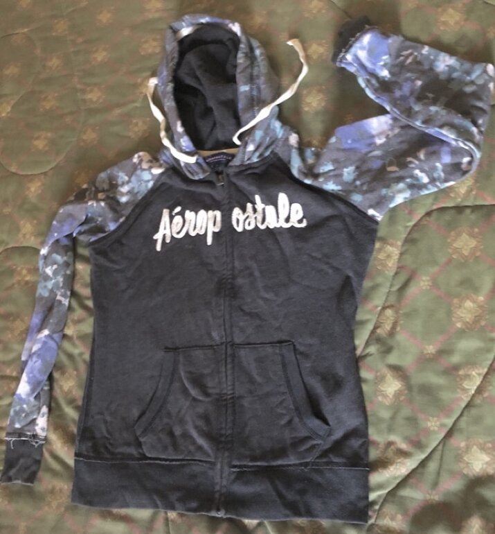 Sudadera Aeropostale Gris de Aéropostale de segunda mano - GoTrendier