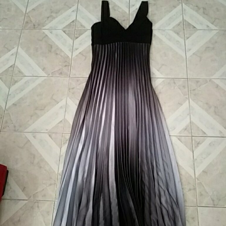 Vestido largo tornasol de Liz Minelli de segunda mano - GoTrendier