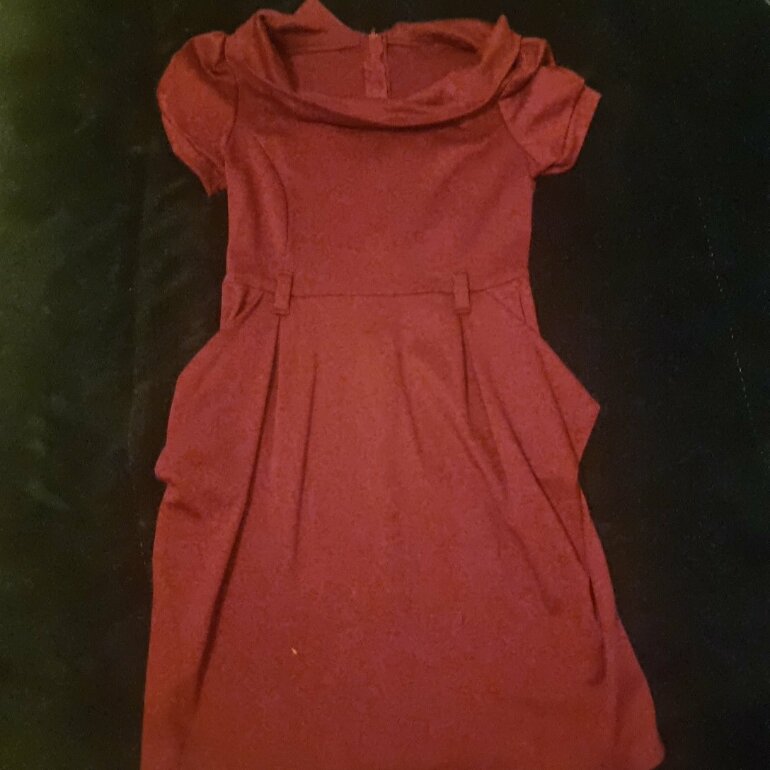 Vestido color guinda de Shein de segunda mano - GoTrendier
