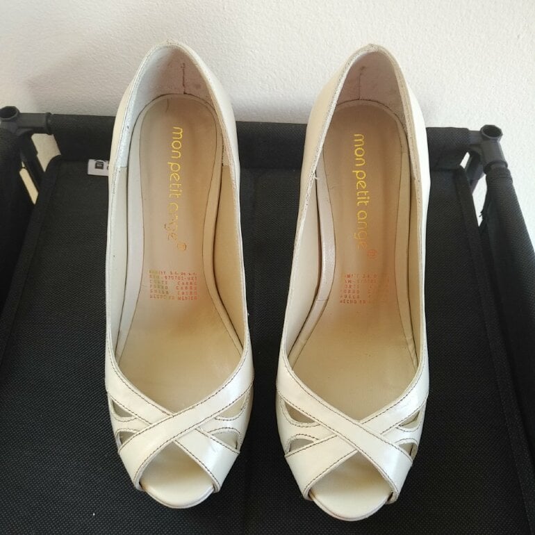 Zapatillas plataforma beige de Mon petit ange de segunda mano - GoTrendier