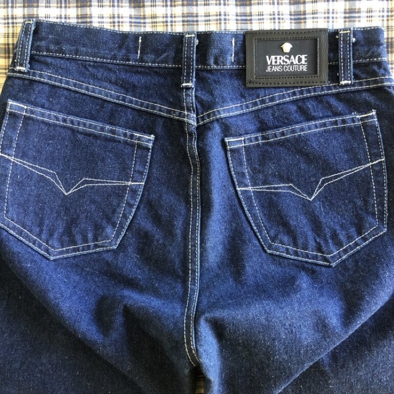 Jeans rectos VERSACE originales de segunda mano - GoTrendier