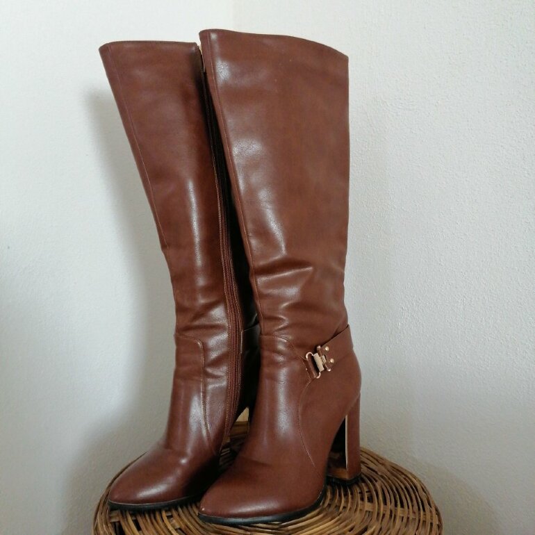 Botas largas estilo vaquero. de LOB de segunda mano - GoTrendier