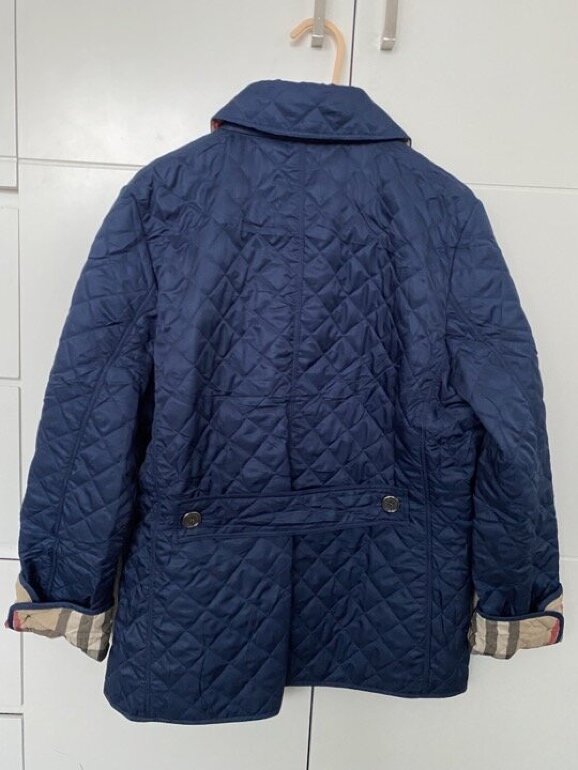 Chamarra Burberry Azul Marino de segunda mano GoTrendier