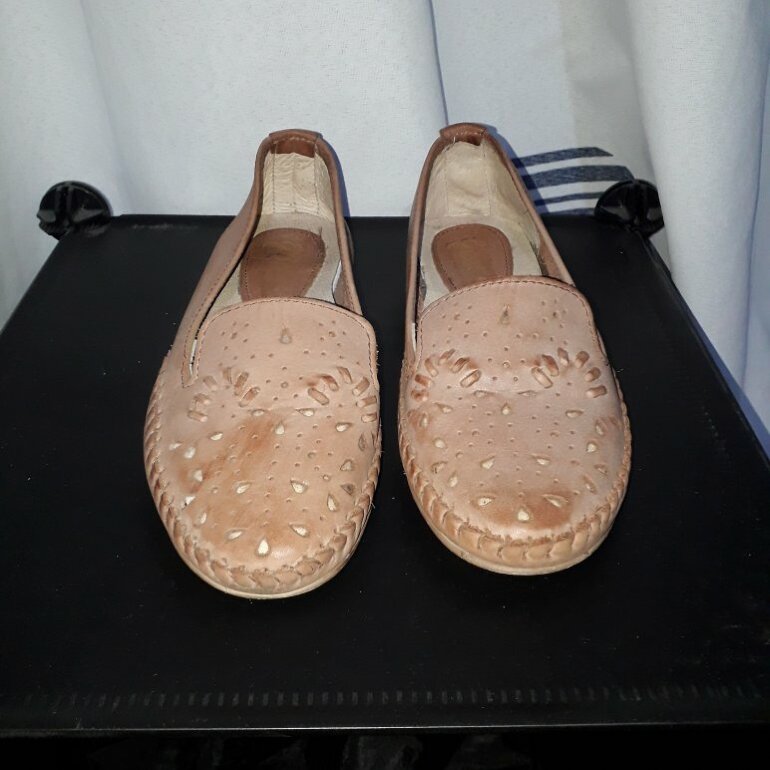 Zapatos de piso beige de cklass DAYS de segunda mano - GoTrendier