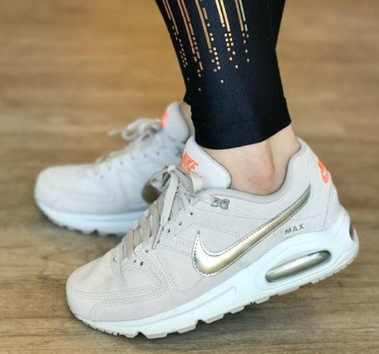 Nike Air Max COMMAND PREMIUM BEIGE de segunda mano - GoTrendier