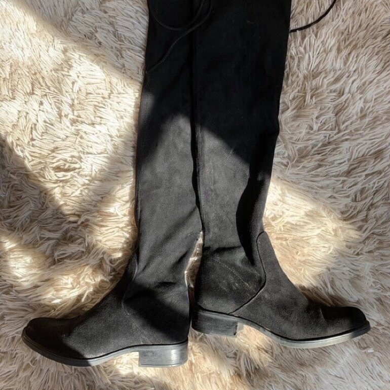 Botas altas de gamuza de Gillio de segunda mano - GoTrendier