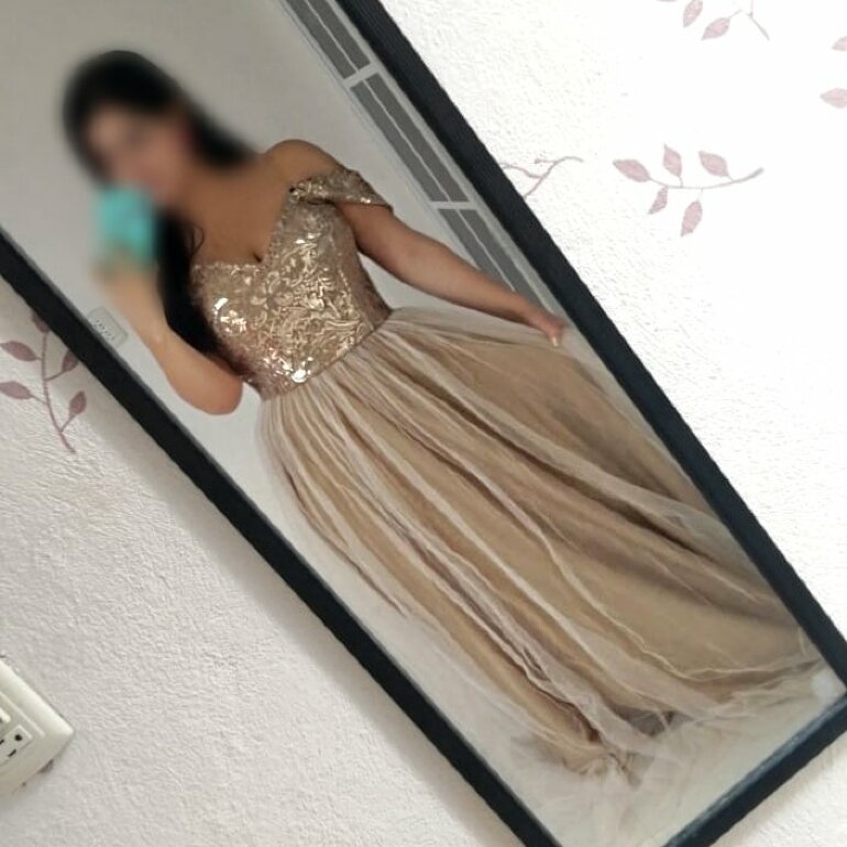 Vestido dorado /fiesta/ graduación gala de diseñador de segunda mano -  GoTrendier
