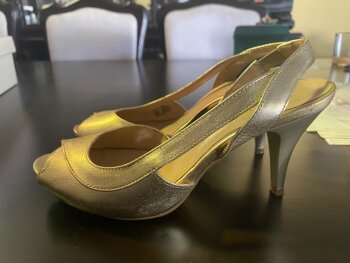 Zapatillas con correa Westies dorada de mujer - GoTrendier