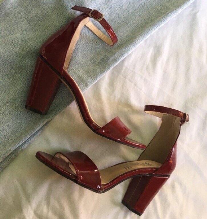Zapatillas color vino de Lady Paulina de segunda mano - GoTrendier