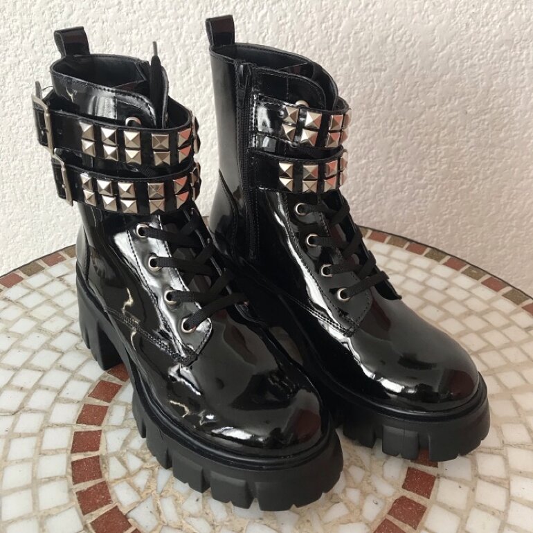 Botas negras de charol NUEVAS de Erez de segunda mano - GoTrendier