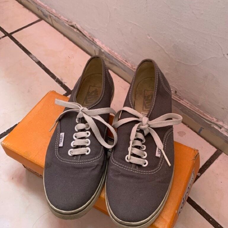 Tenis vans color gris de segunda mano - GoTrendier