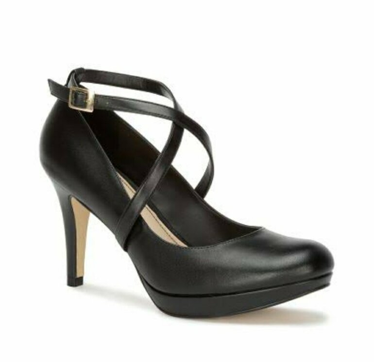 Zapatillas negras formales de Andrea de segunda mano - GoTrendier