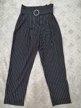 Pantalones de rayas Bershka negro de mujer - GoTrendier