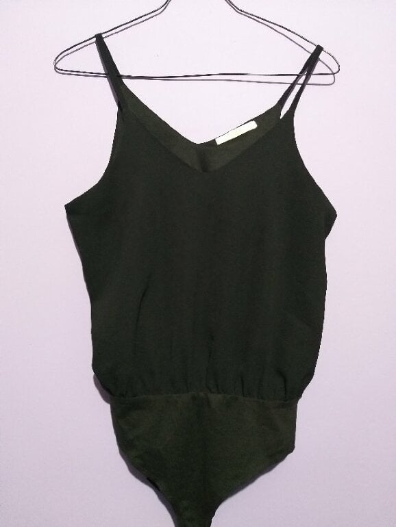 Blusa negra de tirantes en cuello V de Shasa de segunda mano