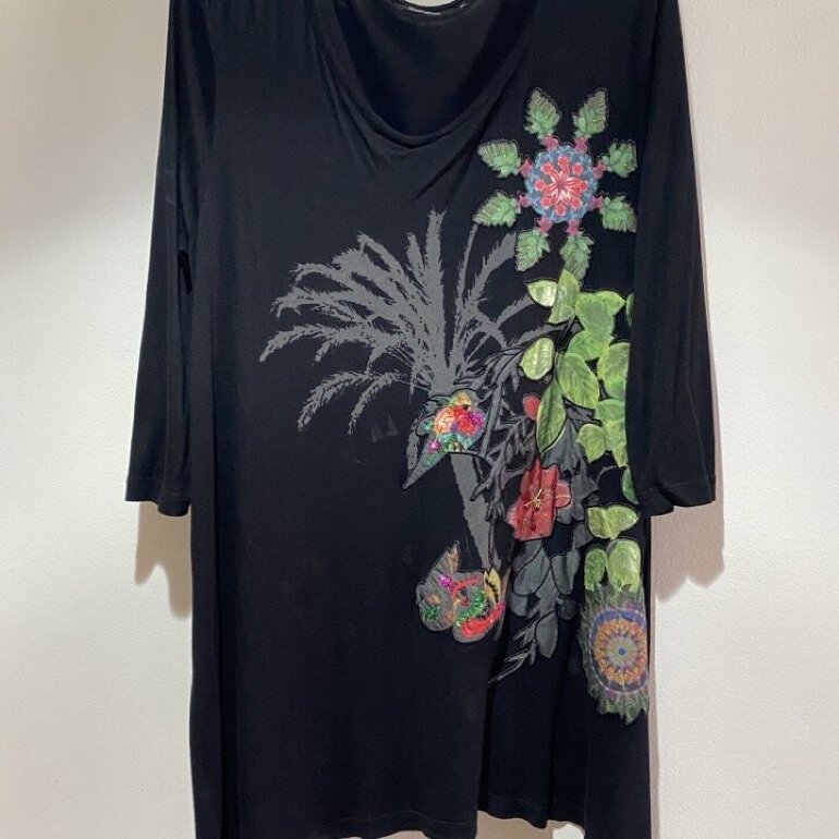 Lindo BLUSÓN DESIGUAL XL de segunda mano - GoTrendier