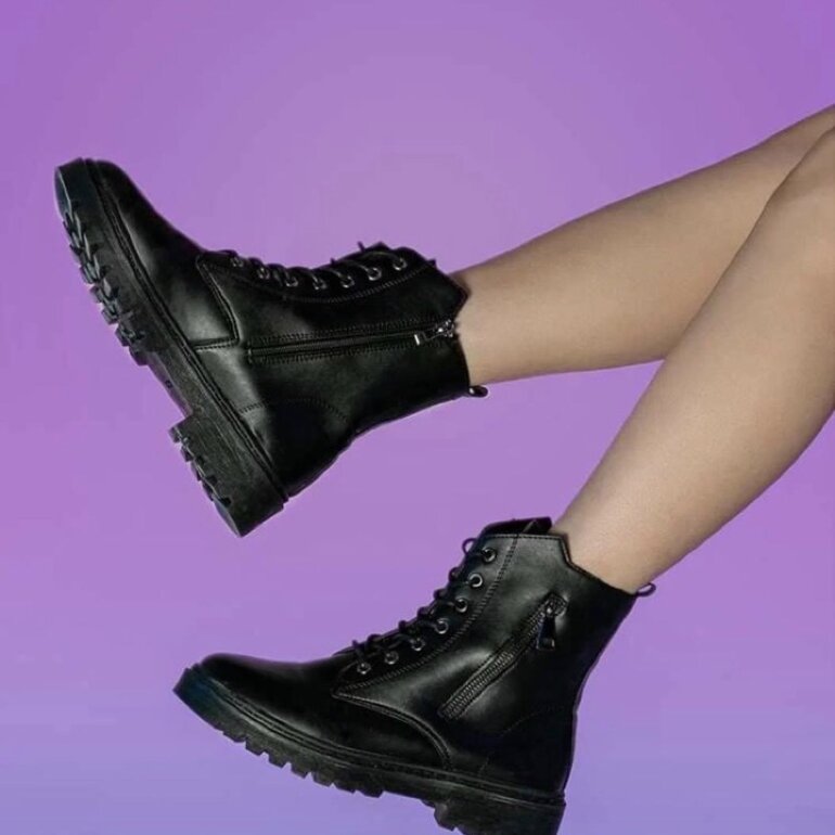 Botas negras tipo cargo 🖤 de Shein de segunda mano - GoTrendier
