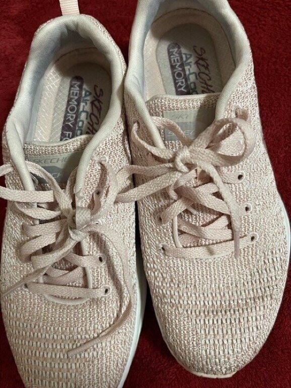 Tenis Skechers color palo de rosa de segunda mano - GoTrendier