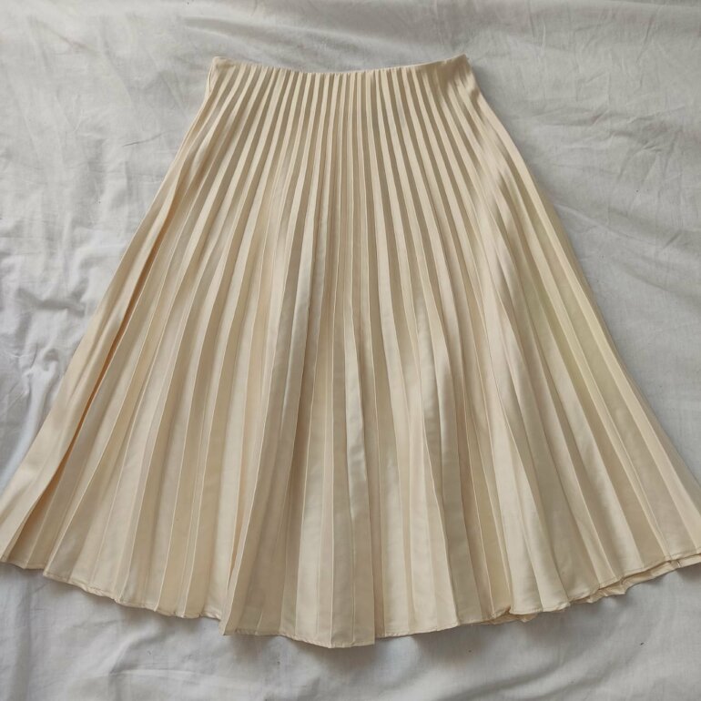 Falda larga dorada Zara de segunda mano - GoTrendier