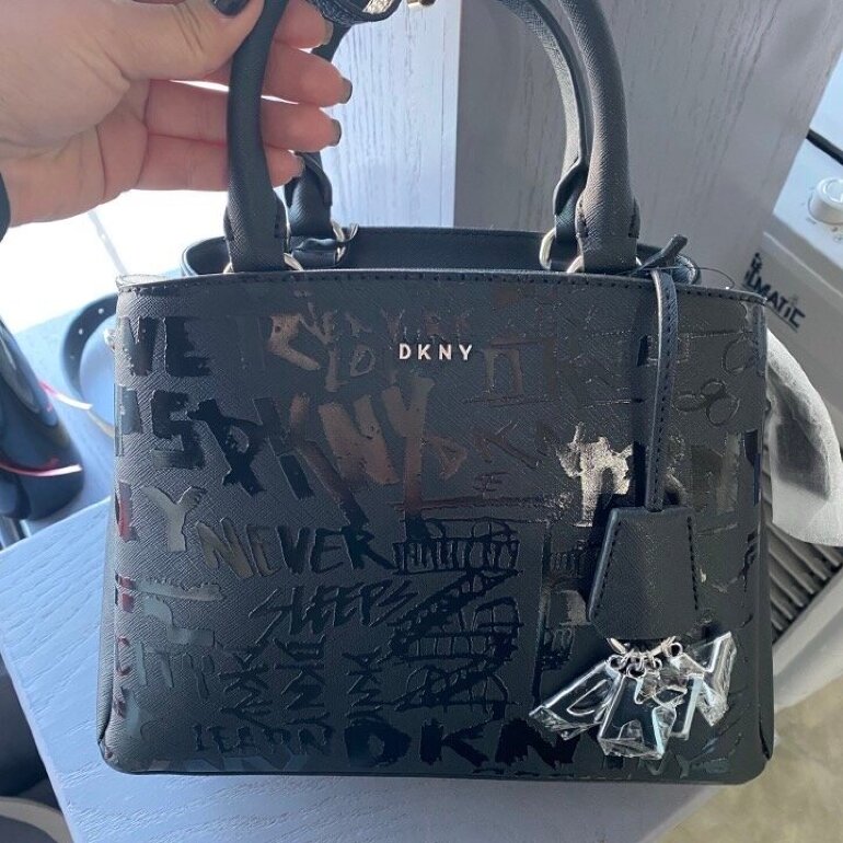 BOLSA NEGRA DKNY GRAFITTI de segunda mano - GoTrendier