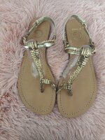 💛Sandalias Doradas Guess de segunda mano - GoTrendier