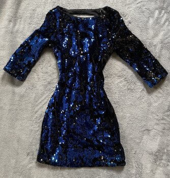 Mini Vestido lentejuelas y velvet azul de Zara de segunda mano - GoTrendier