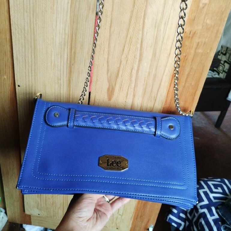 Bolsa azul de Lee de segunda mano - GoTrendier