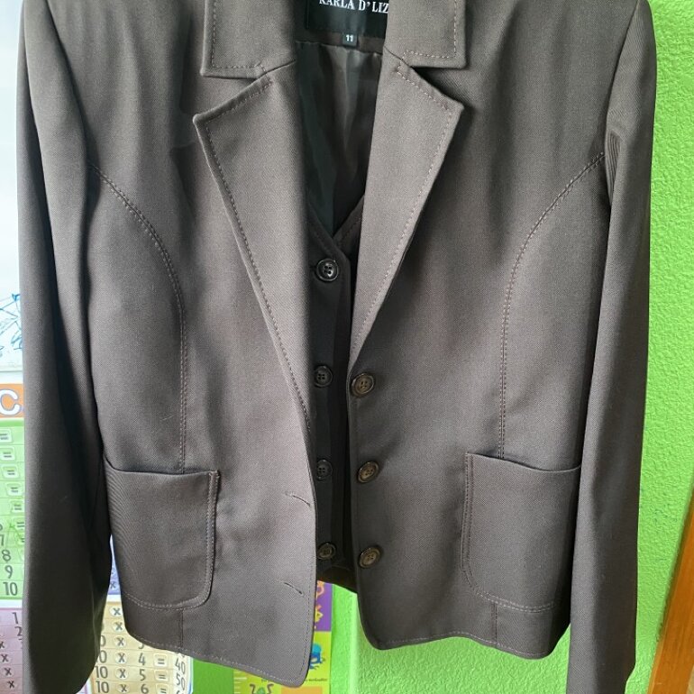 Conjunto de saco y chaleco de Karla D' Liz de segunda mano - GoTrendier
