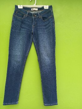 Pantalon Levis Skinny W30 L32 original de Levi's de segunda mano -  GoTrendier