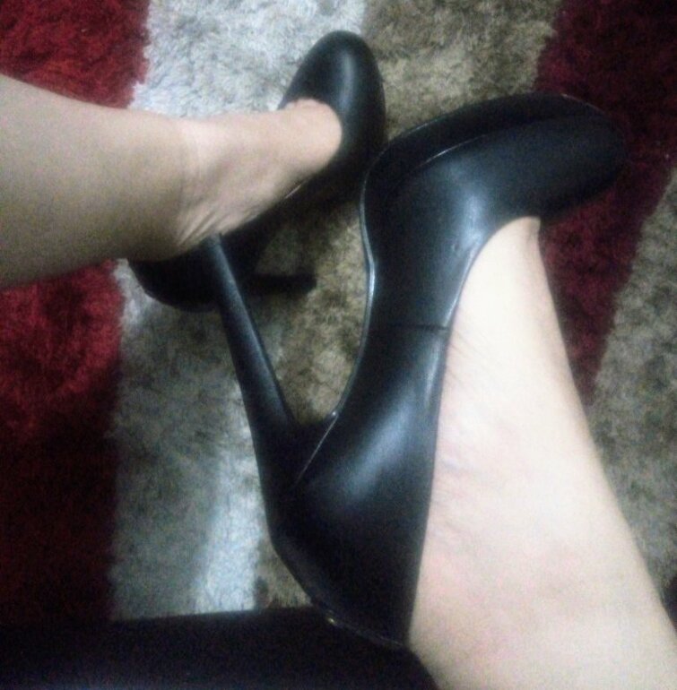 Zapatillas tacones negros piel Andrea de segunda mano - GoTrendier