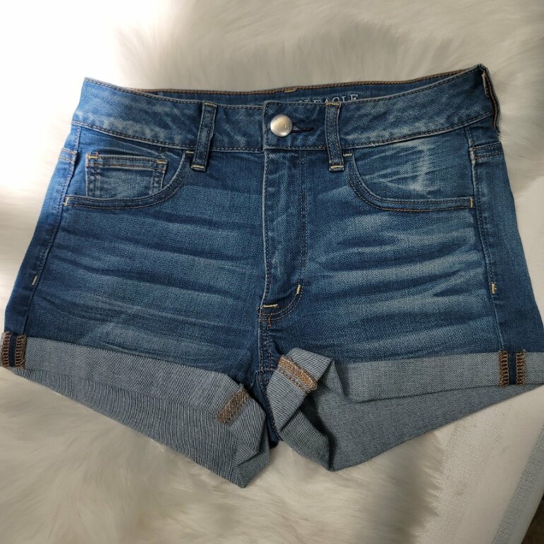 Short american eagle tiro alto de American Eagle Outfitters de segunda mano  - GoTrendier