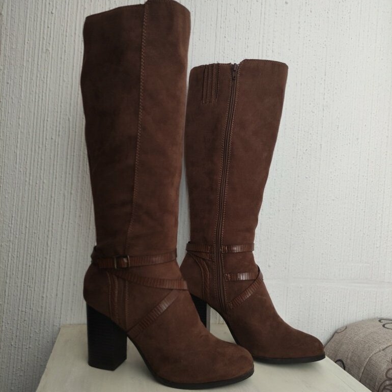 Botas altas cafe de Capa de Ozono de segunda mano - GoTrendier