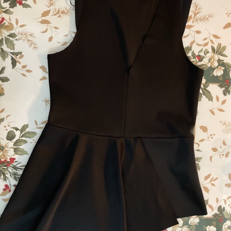 Blusa negra asimétrica Zara de segunda mano - GoTrendier