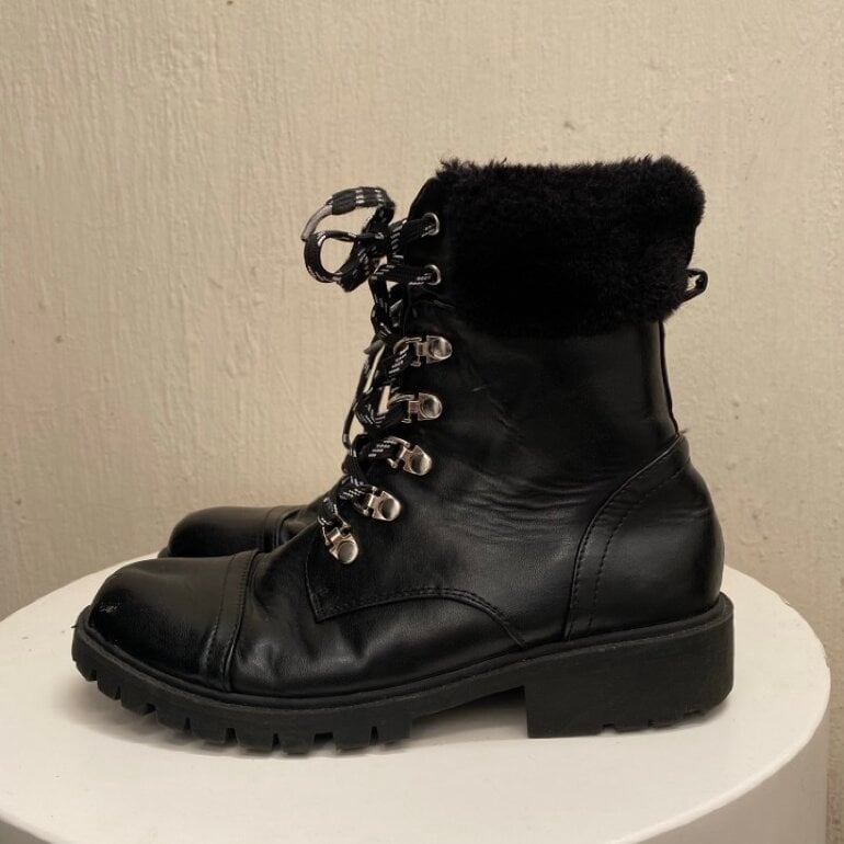 Combat boots FOREVER 21 de segunda mano GoTrendier